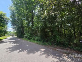 2424 Evans Street SW, Lenoir, NC 28645