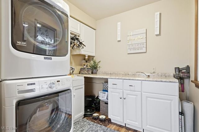 310 Tonawanda Trail SW, Hartville, OH 44632