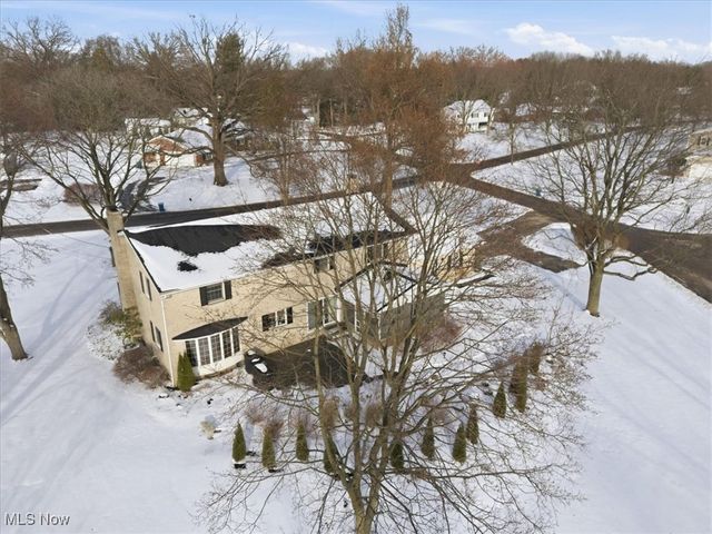 310 Tonawanda Trail SW, Hartville, OH 44632