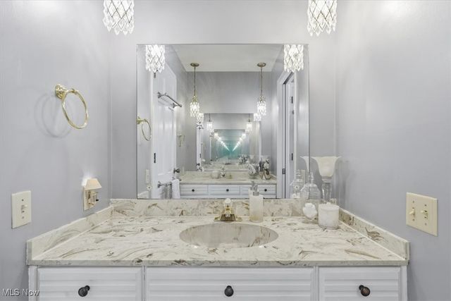 310 Tonawanda Trail SW, Hartville, OH 44632