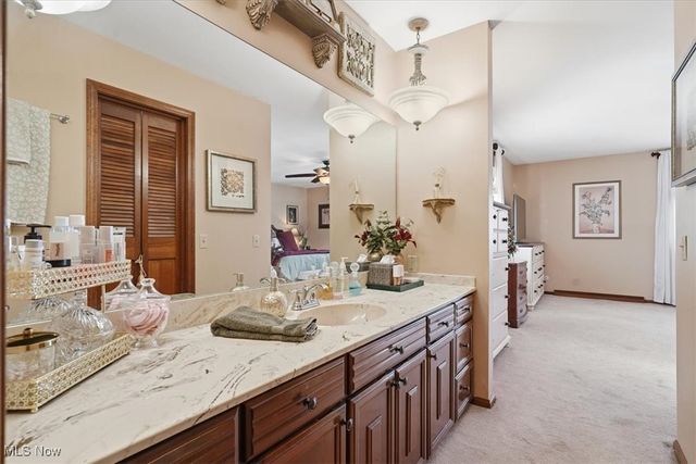 310 Tonawanda Trail SW, Hartville, OH 44632