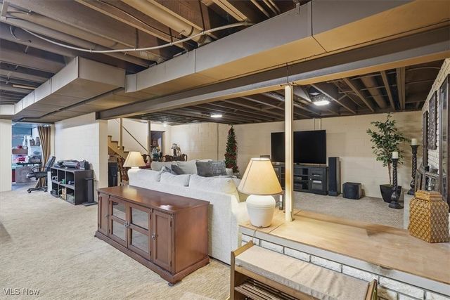 310 Tonawanda Trail SW, Hartville, OH 44632