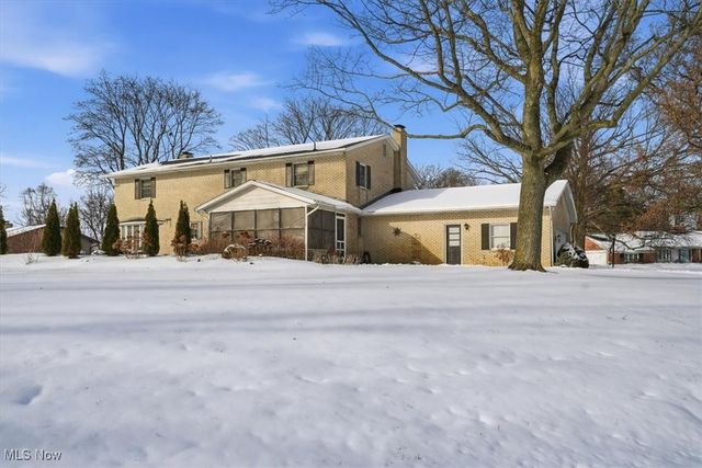 310 Tonawanda Trail SW, Hartville, OH 44632