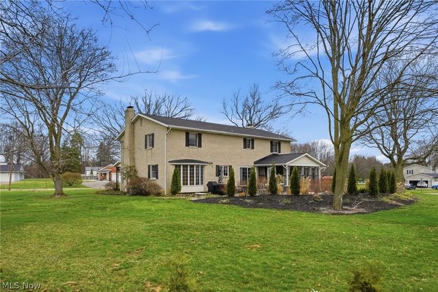 310 Tonawanda Trail SW, Hartville, OH 44632