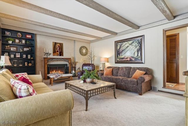 310 Tonawanda Trail SW, Hartville, OH 44632