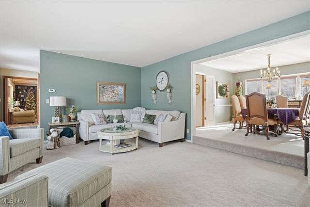 310 Tonawanda Trail SW, Hartville, OH 44632