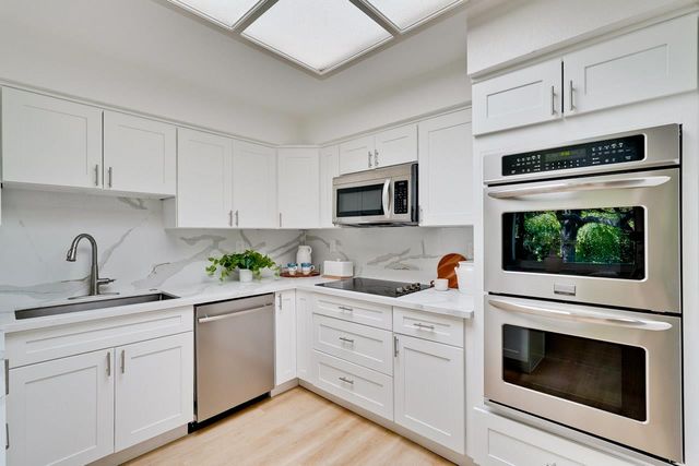 23000 Stonebridge, Cupertino, CA 95014