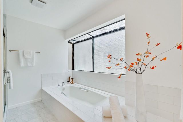 23000 Stonebridge, Cupertino, CA 95014