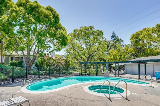 23000 Stonebridge, Cupertino, CA 95014