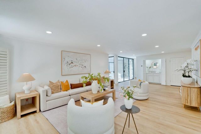 23000 Stonebridge, Cupertino, CA 95014