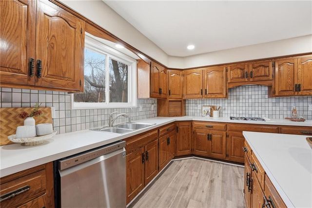 8417 W 113th Terrace, Overland Park, KS 66210