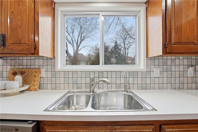 8417 W 113th Terrace, Overland Park, KS 66210