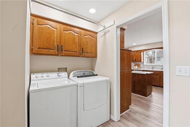 8417 W 113th Terrace, Overland Park, KS 66210