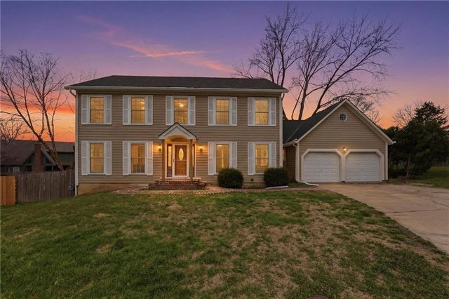 8417 W 113th Terrace, Overland Park, KS 66210