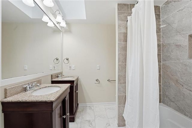 8417 W 113th Terrace, Overland Park, KS 66210