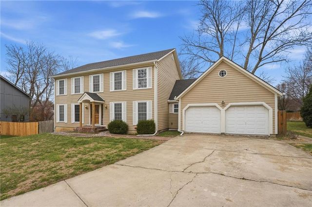 8417 W 113th Terrace, Overland Park, KS 66210