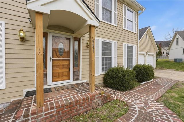 8417 W 113th Terrace, Overland Park, KS 66210