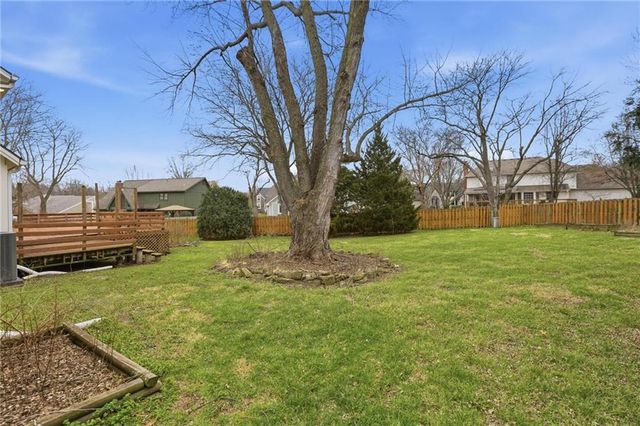 8417 W 113th Terrace, Overland Park, KS 66210