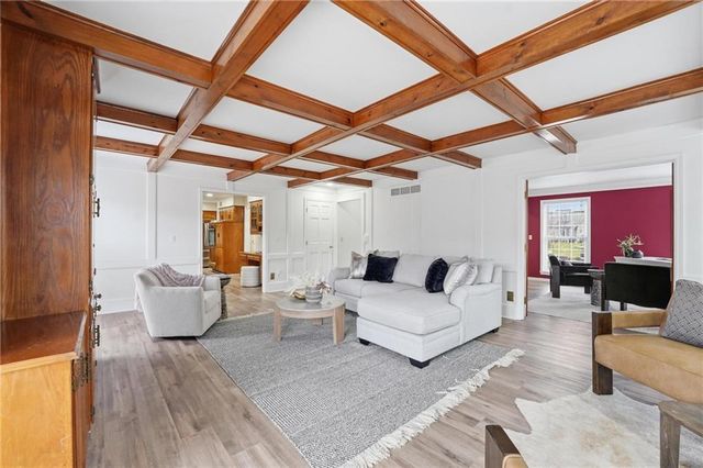 8417 W 113th Terrace, Overland Park, KS 66210