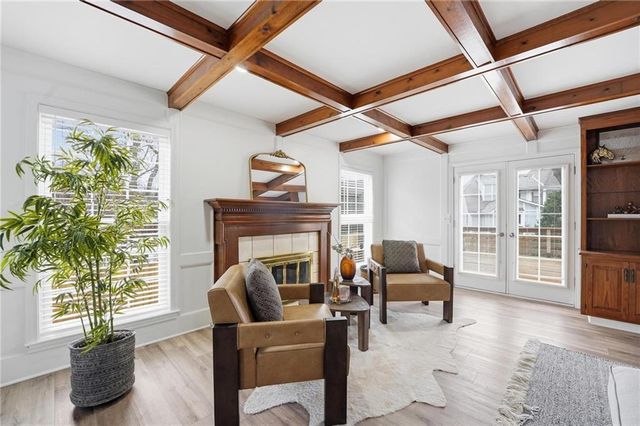 8417 W 113th Terrace, Overland Park, KS 66210