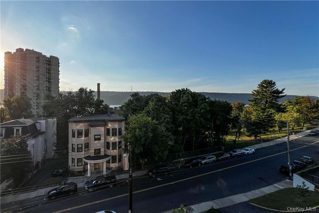 440 Warburton Avenue 5-F, Yonkers, NY 10701