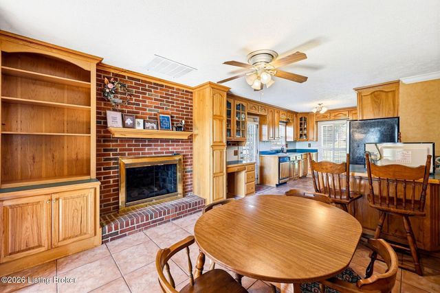 408 Hillcreek Rd, Shepherdsville, KY 40165