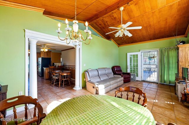 408 Hillcreek Rd, Shepherdsville, KY 40165