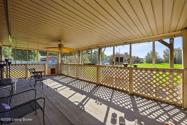 408 Hillcreek Rd, Shepherdsville, KY 40165