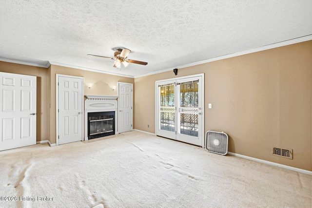 408 Hillcreek Rd, Shepherdsville, KY 40165