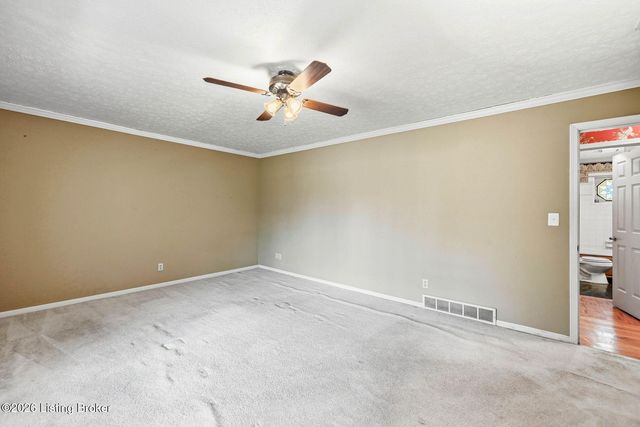 408 Hillcreek Rd, Shepherdsville, KY 40165