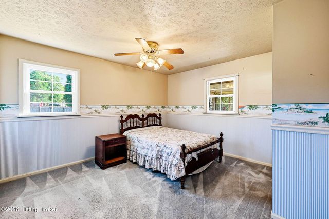 408 Hillcreek Rd, Shepherdsville, KY 40165