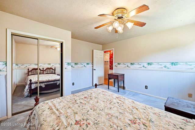408 Hillcreek Rd, Shepherdsville, KY 40165