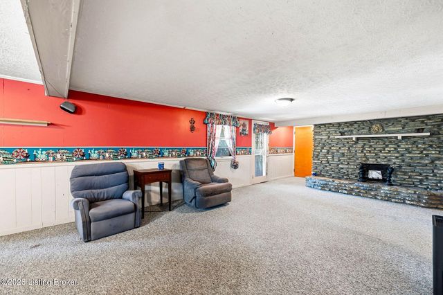 408 Hillcreek Rd, Shepherdsville, KY 40165