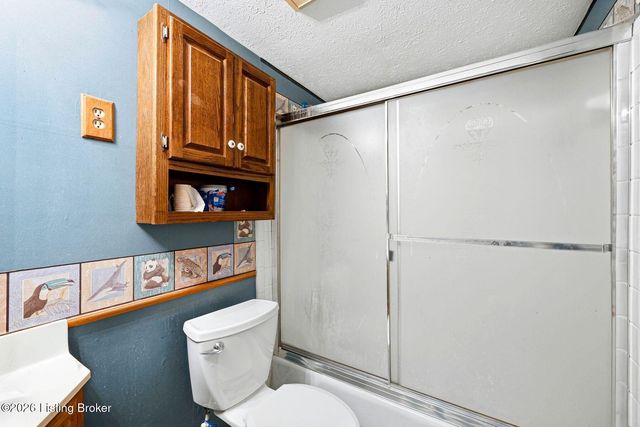 408 Hillcreek Rd, Shepherdsville, KY 40165