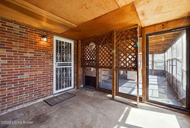 408 Hillcreek Rd, Shepherdsville, KY 40165