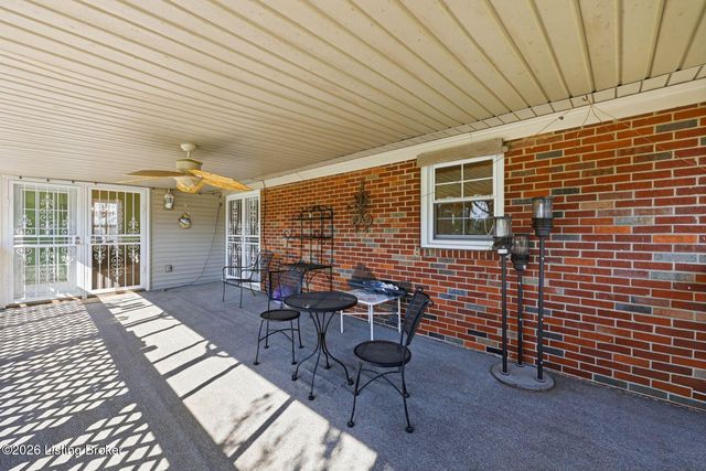 408 Hillcreek Rd, Shepherdsville, KY 40165