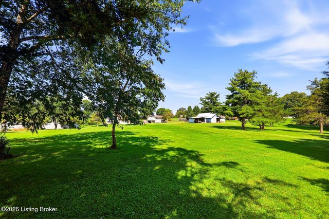408 Hillcreek Rd, Shepherdsville, KY 40165