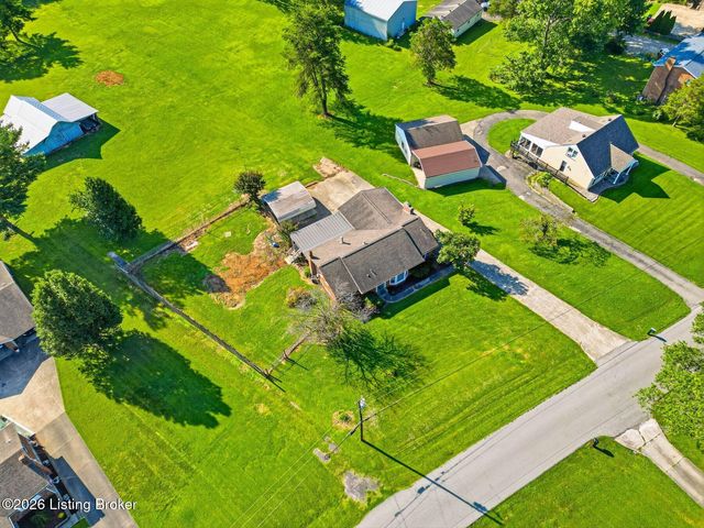 408 Hillcreek Rd, Shepherdsville, KY 40165