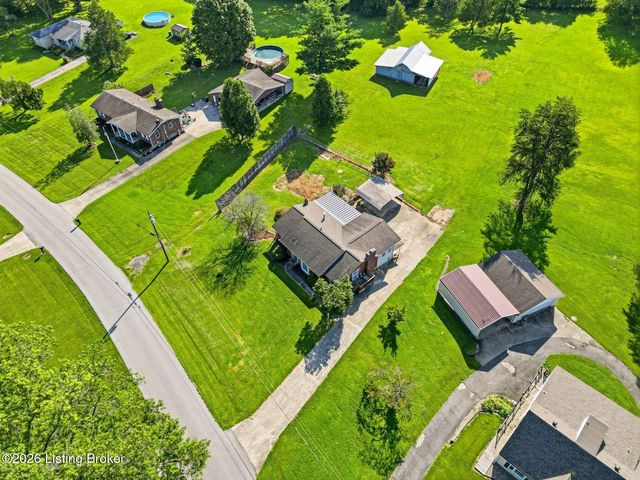 408 Hillcreek Rd, Shepherdsville, KY 40165