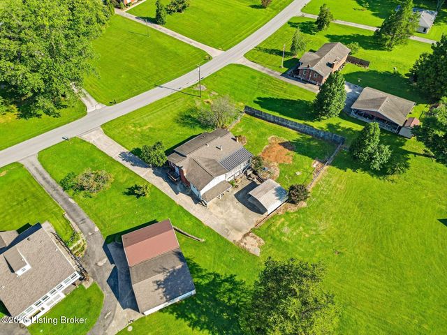 408 Hillcreek Rd, Shepherdsville, KY 40165