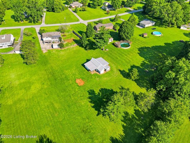 408 Hillcreek Rd, Shepherdsville, KY 40165