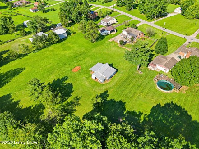 408 Hillcreek Rd, Shepherdsville, KY 40165