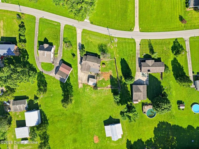 408 Hillcreek Rd, Shepherdsville, KY 40165