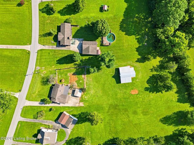 408 Hillcreek Rd, Shepherdsville, KY 40165