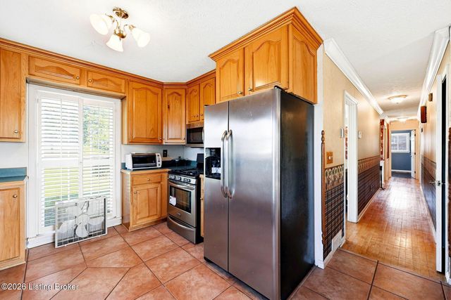 408 Hillcreek Rd, Shepherdsville, KY 40165
