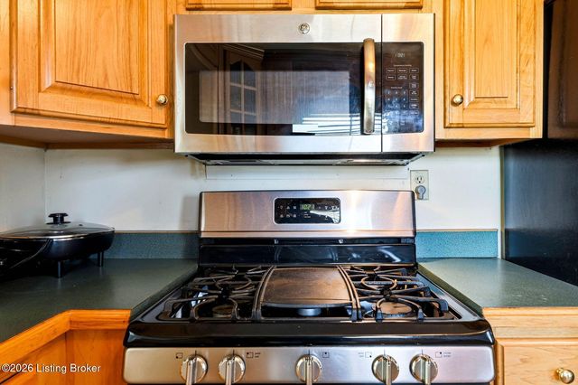 408 Hillcreek Rd, Shepherdsville, KY 40165