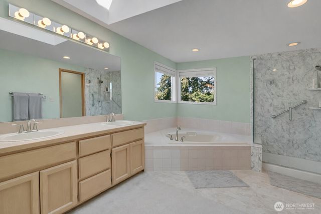 12446 NE 162nd Street, Woodinville, WA 98072