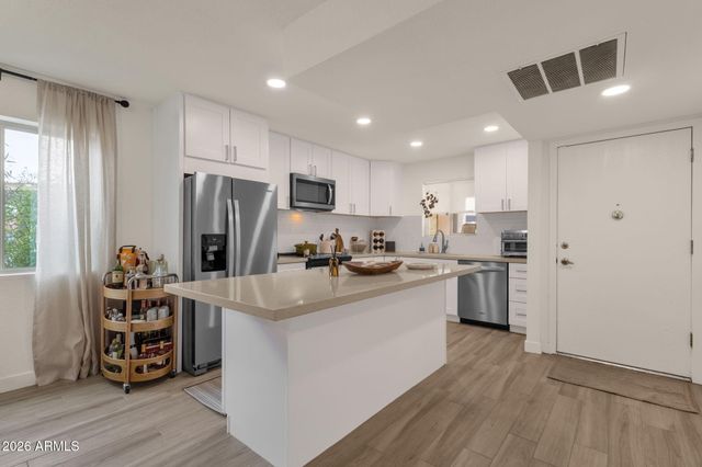 4150 E CACTUS Road 110, Phoenix, AZ 85032