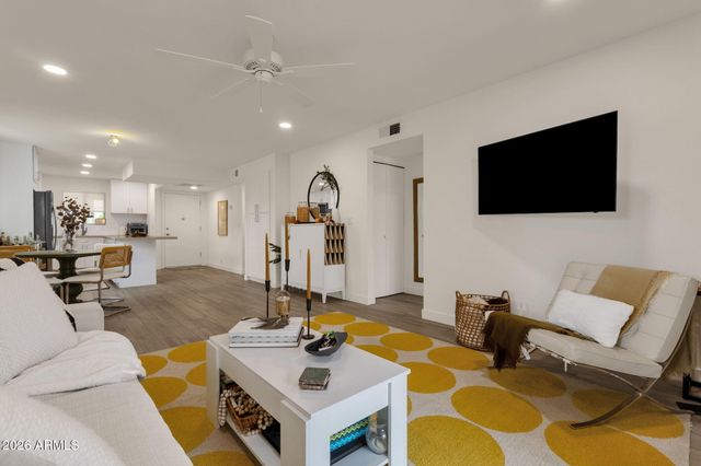4150 E CACTUS Road 110, Phoenix, AZ 85032