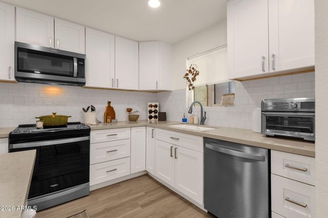 4150 E CACTUS Road 110, Phoenix, AZ 85032